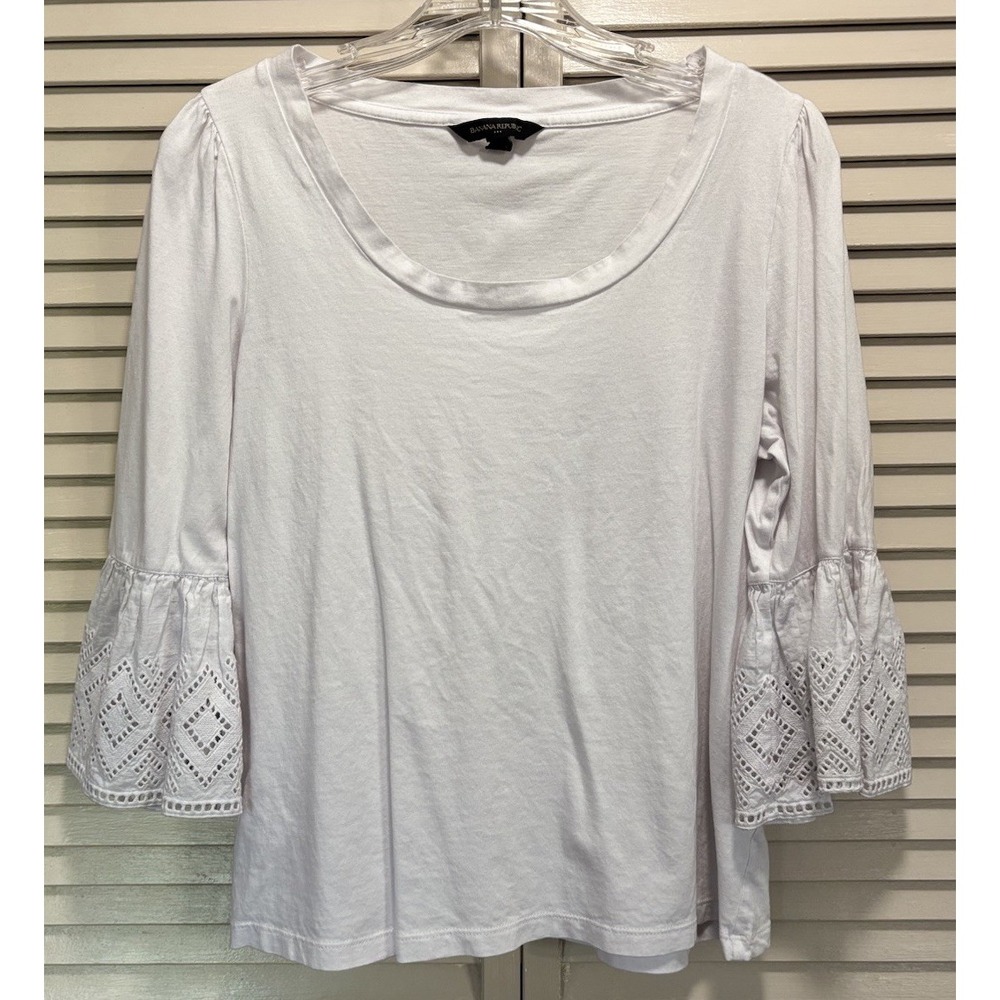 Banana Republic White Crochet 3/4 Bell Sleeve Top Size Medium Scoop‎ Neck